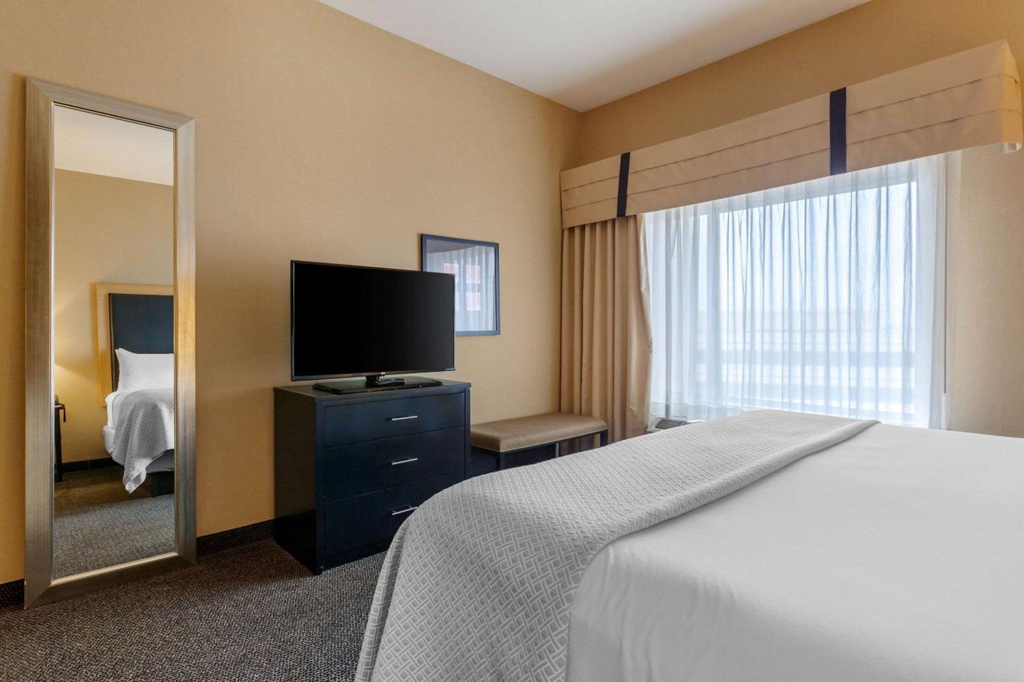 Cambria Denver International Airport Hotel