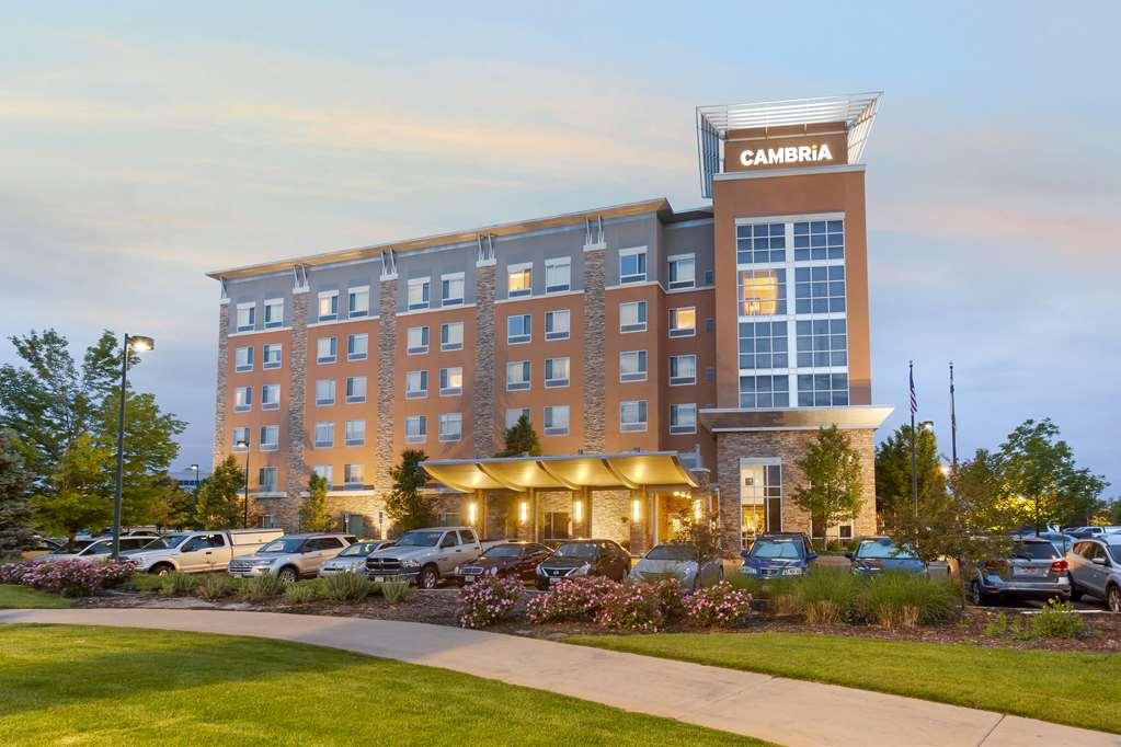 Cambria Denver International Airport Hotel 3*