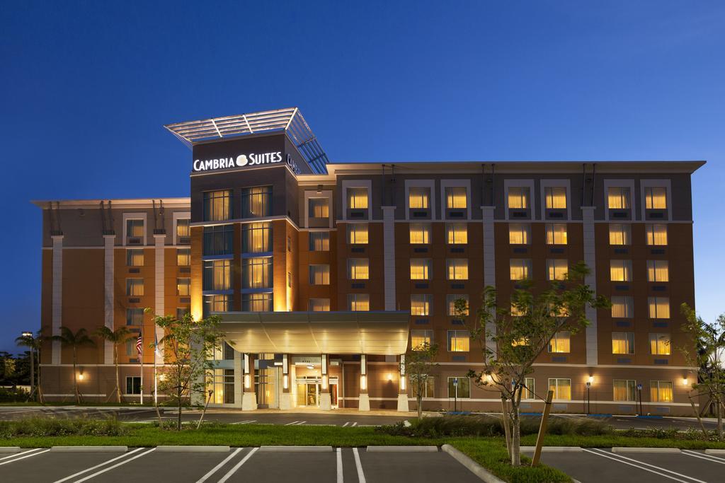 Hotel Cambria Denver International Airport